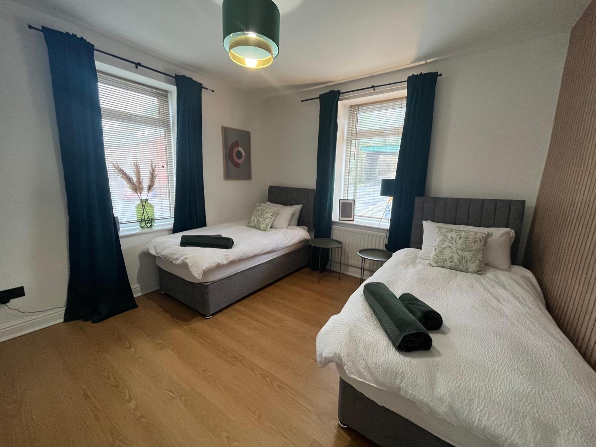 Modern & Retro Two Bedroom Apartment In 巴恩斯利 外观 照片